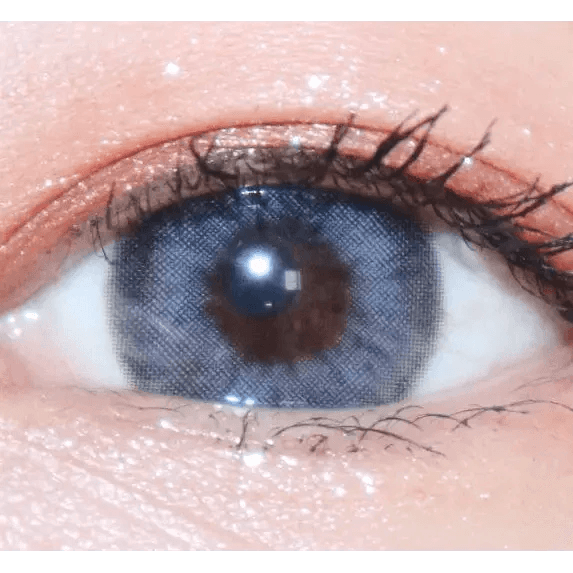LensTown Kakao Friends Neo Gray — single-eye close-up showing the contact lens appearance