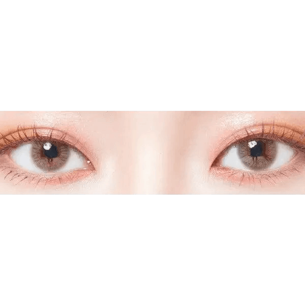 LensTown Kiralet Brown Toric — both eyes wearing the contact lenses