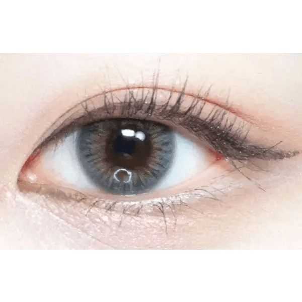 LensTown Kiralet Gray Toric — single-eye close-up showing the contact lens appearance