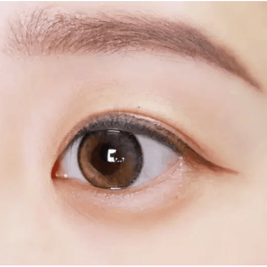 Olens Laboum Brown colored contact lens, 13.4mm graphic diameter, 3-6 Months wear