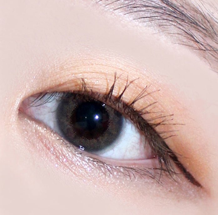 LensRang iWWi Celinay Gray — single-eye close-up showing the contact lens appearance
