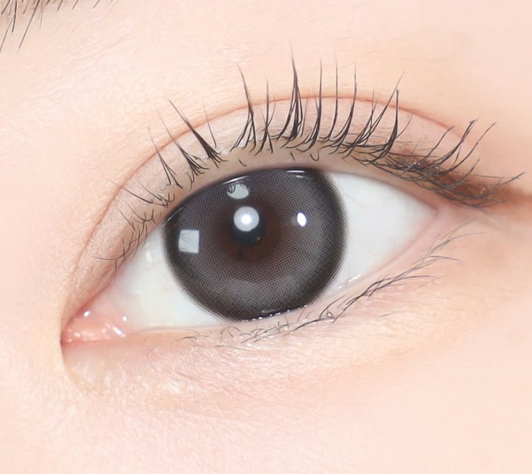 LensTown It's Me Coco Gray colored contact lens, 13.4mm graphic diameter, Monthly wear