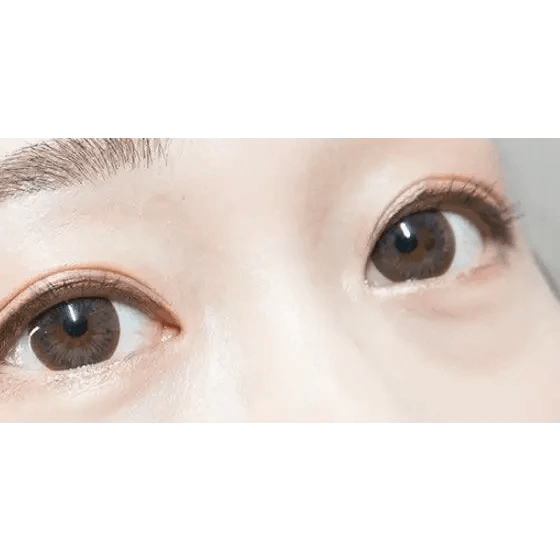 LensTown Silimedi Palm Gray — both eyes wearing the contact lenses