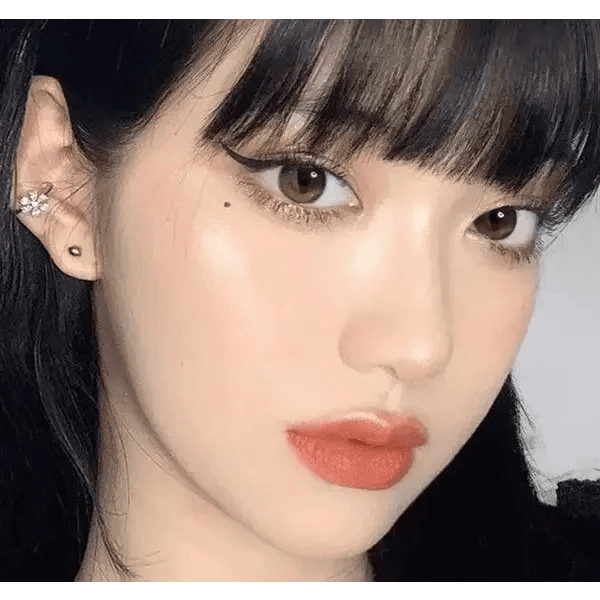 LensTown Tobetter Black — model portrait showing the contact lens look