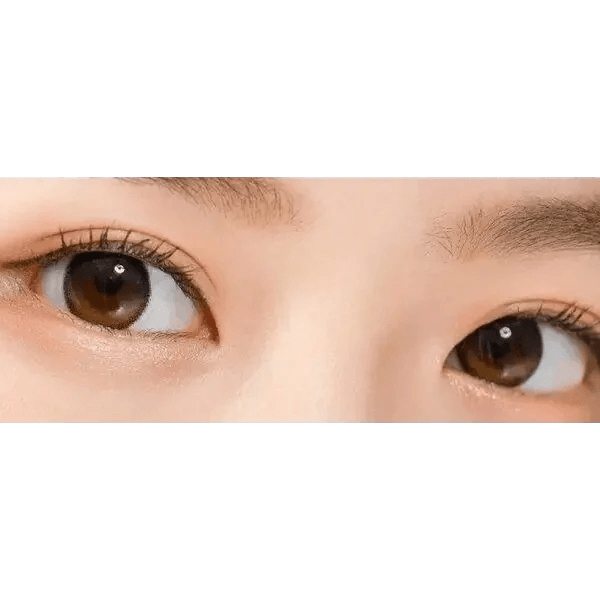 LensTown Tobetter Black — both eyes wearing the contact lenses