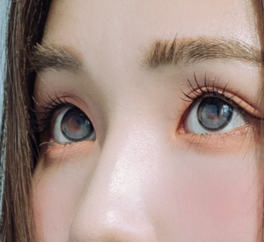 LensVery Anreen Ash Gray colored contact lens, 13.1mm graphic diameter, Monthly wear