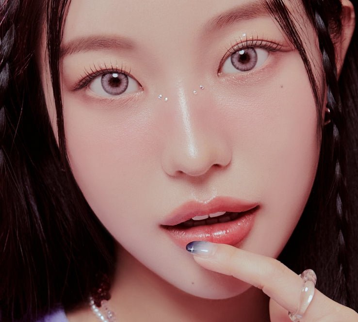 LensVery Blurry Powder Pink colored contact lens, 13.3mm graphic diameter, Monthly wear