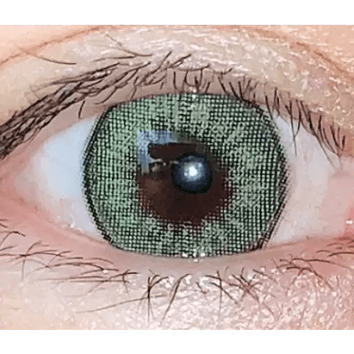 LensVery VeryTok Spring Green — single-eye close-up showing the contact lens appearance