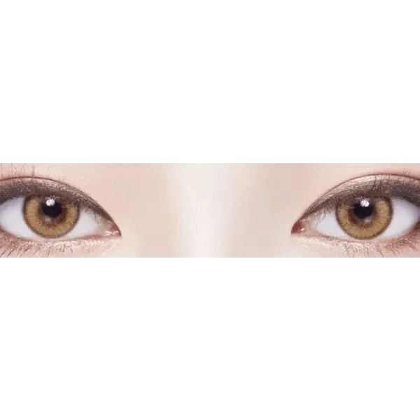 LensVery Wonder Eye Circle Hazel — both eyes wearing the contact lenses
