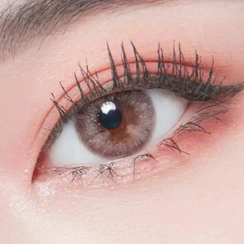 LensTown Lighly Lily Marry Pink (20p) — single-eye close-up showing the contact lens appearance