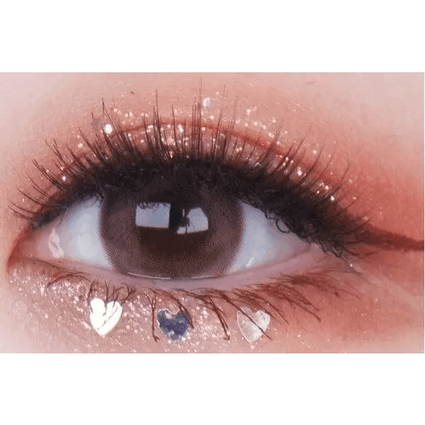 LensTown Lighly Mellow Pink (20p) — single-eye close-up showing the contact lens appearance