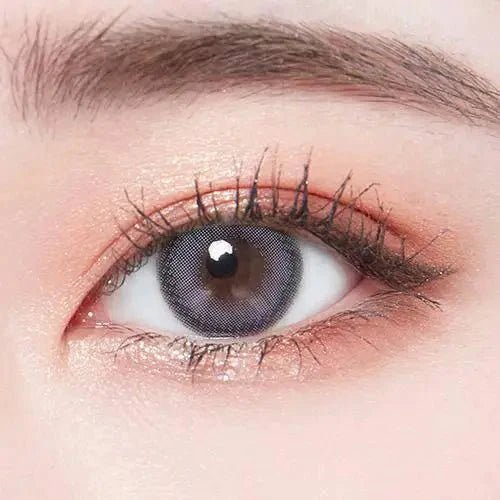 LensTown Lighly Rose Berry (30p) — single-eye close-up showing the contact lens appearance