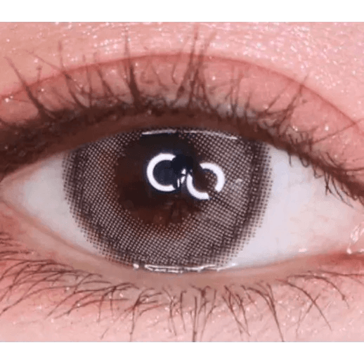 LensTown Lighly Rose Cacao (30p) — single-eye close-up showing the contact lens appearance