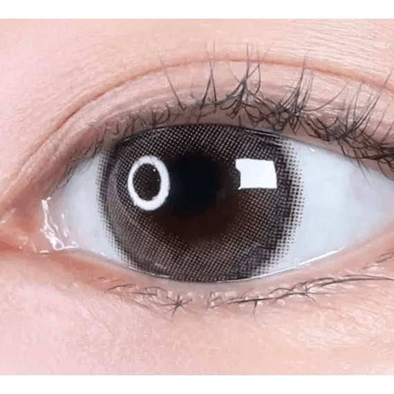 LensTown Lighly Rose Gray (30p) — single-eye close-up showing the contact lens appearance