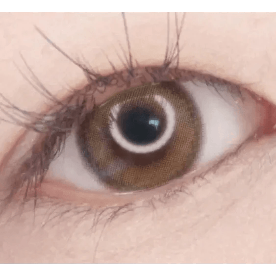 LensTown Lighly Rose Khaki (30p) — single-eye close-up showing the contact lens appearance