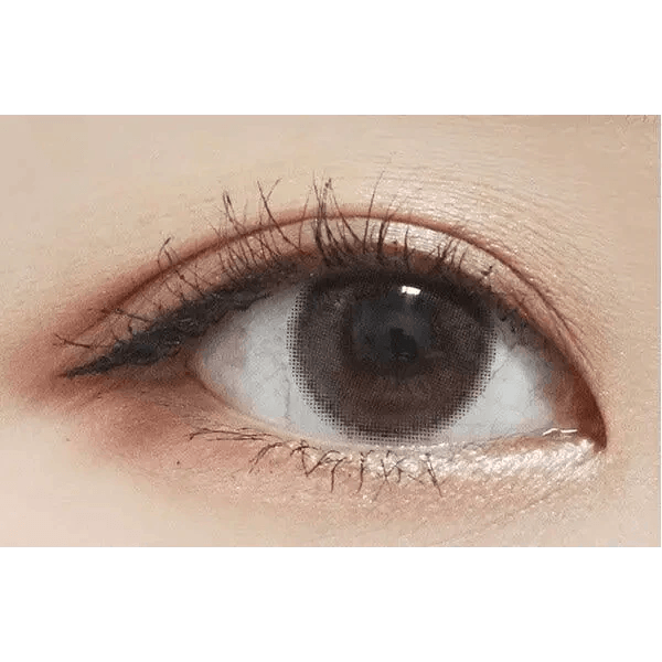 LensTown Lighly Rose Rose (30p) — single-eye close-up showing the contact lens appearance