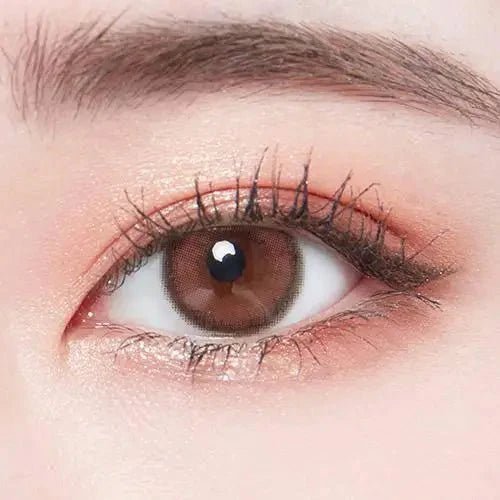 LensTown Lighly Rose Rose (30p) — single-eye close-up showing the contact lens appearance