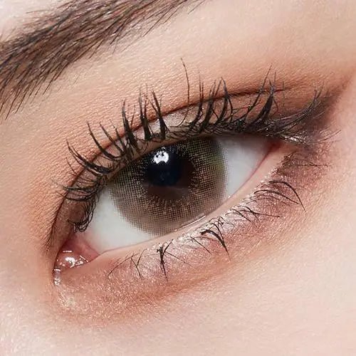LensTown Lighly Vanada Orange Brown (20p) — single-eye close-up showing the contact lens appearance