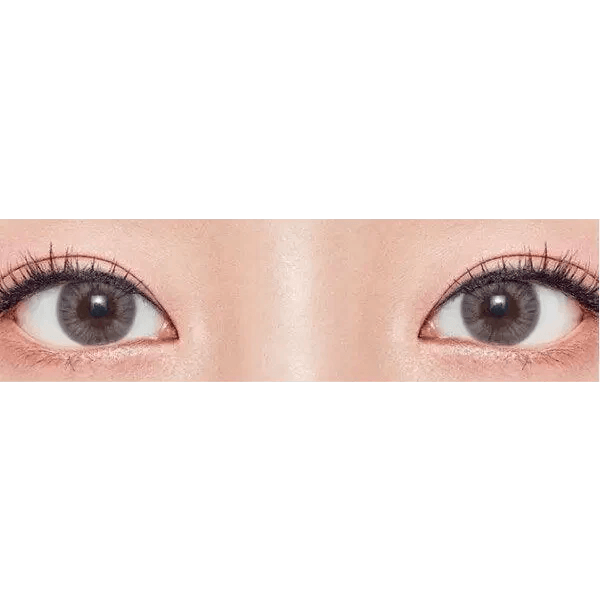 Olens Marry Me Gray — both eyes wearing the contact lenses