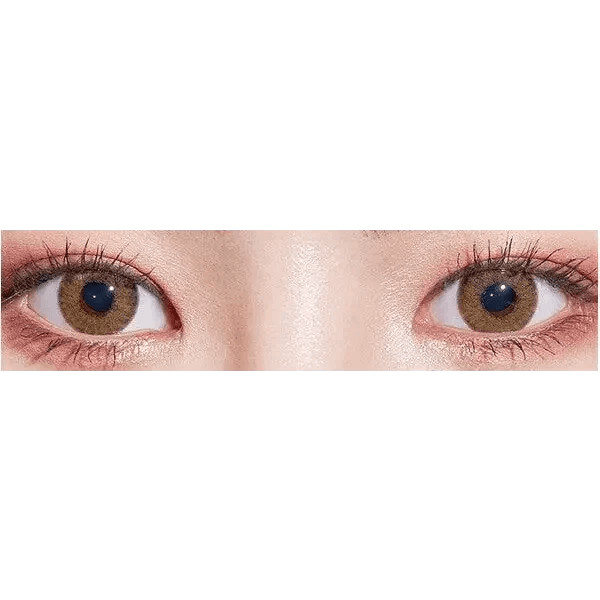 LensTown Mio Blonde Hazel — both eyes wearing the contact lenses