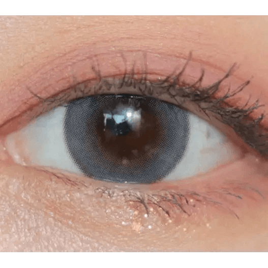 Olens Mood Night 1Day Mood Gray (20p) — single-eye close-up showing the contact lens appearance
