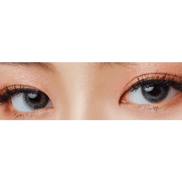 LensVery My Ann Something Gray — both eyes wearing the contact lenses