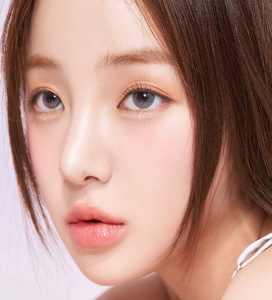 LensTown Odd I's M plain odd Gray colored contact lens, 13.0mm graphic diameter, Monthly wear