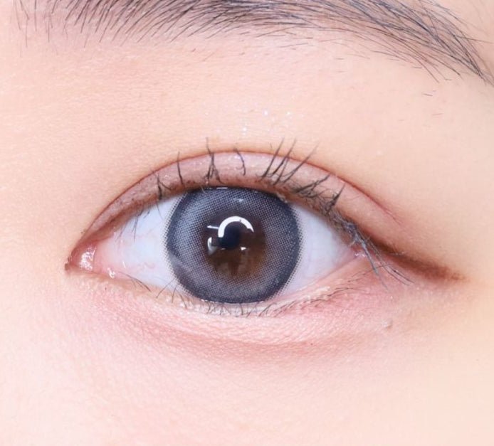 LensTown Odd I's M pure Gray colored contact lens, 13.1mm graphic diameter, Monthly wear