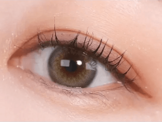 Olens Scandi Gray — single-eye close-up showing the contact lens appearance