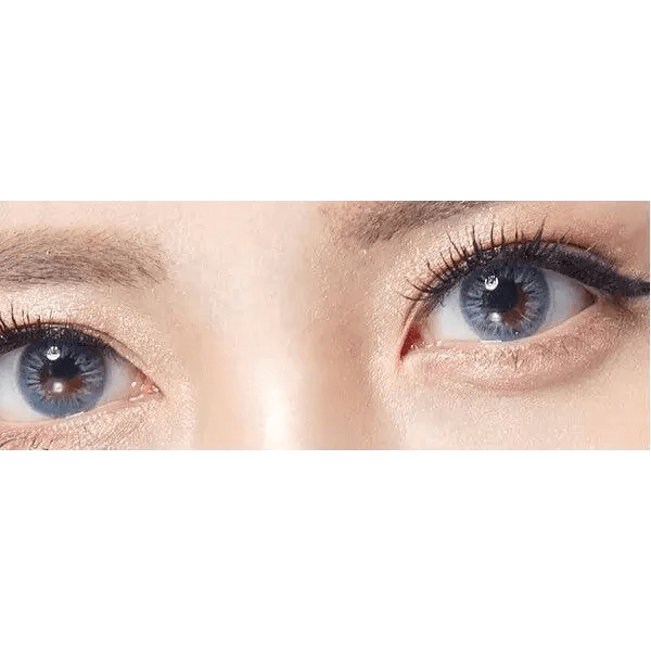 Olens Seolem 3 Color Blue — both eyes wearing the contact lenses