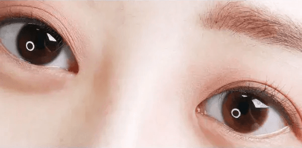 Olens Shining Pure Brown — contact lens appearance comparison