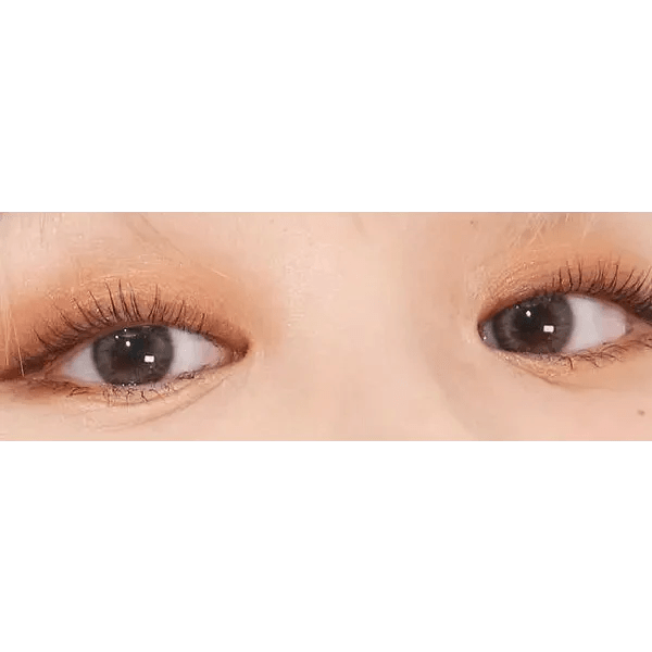 Olens Spanish Gray (20p) — both eyes wearing the contact lenses