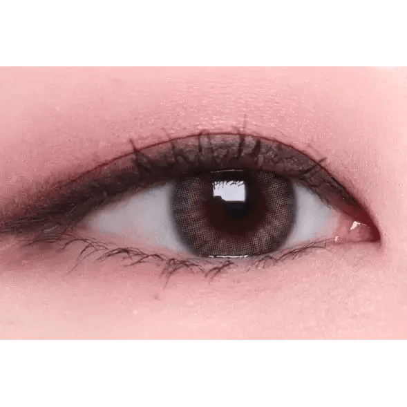 Olens Spanish Gray (20p) — single-eye close-up showing the contact lens appearance