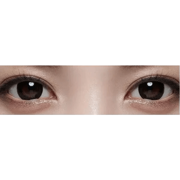 Olens Toy Black — both eyes wearing the contact lenses