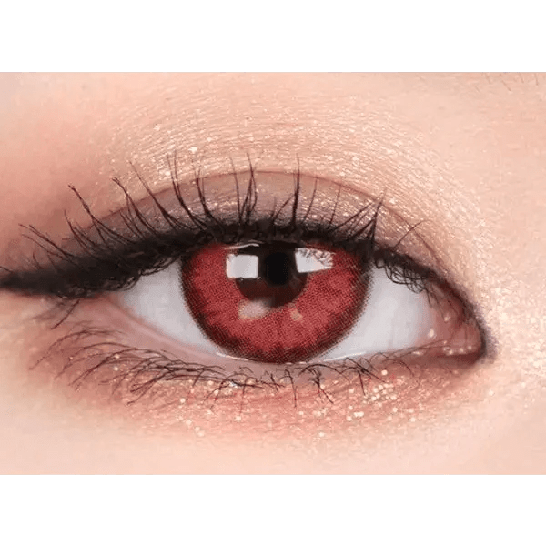 Olens Vampire Red — single-eye close-up showing the contact lens appearance
