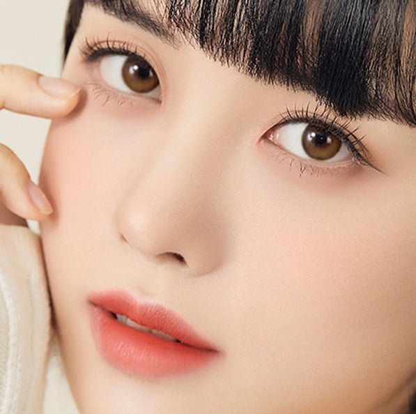 Olola Dahlia Brown colored contact lens, 13.2mm graphic diameter, 3-6 Months wear