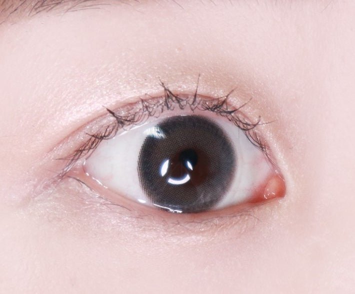 Olola Muted Gray — monthly colored contact lenses, 13.5mm graphic diameter