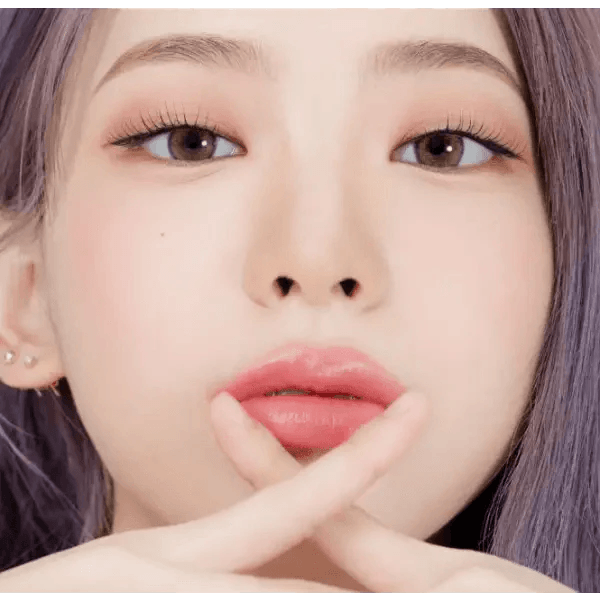 LensRang Real Khaki Green — model portrait showing the contact lens look