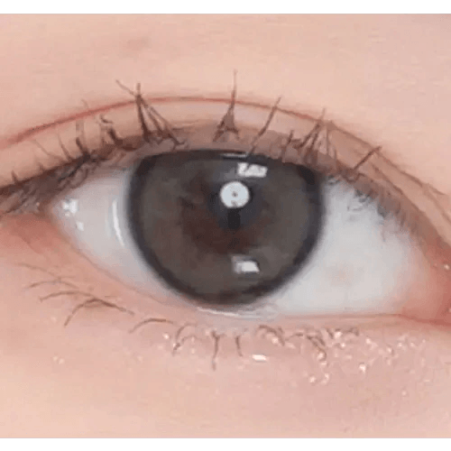 Olens Real Ring Gray — single-eye close-up showing the contact lens appearance