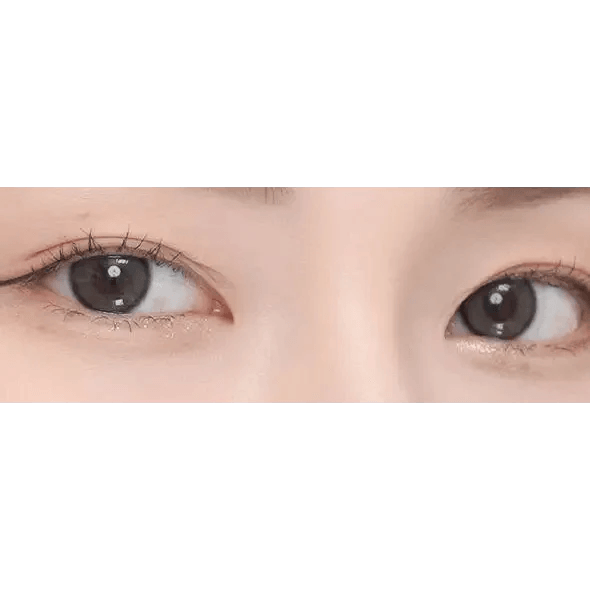Olens Real Ring Gray — both eyes wearing the contact lenses