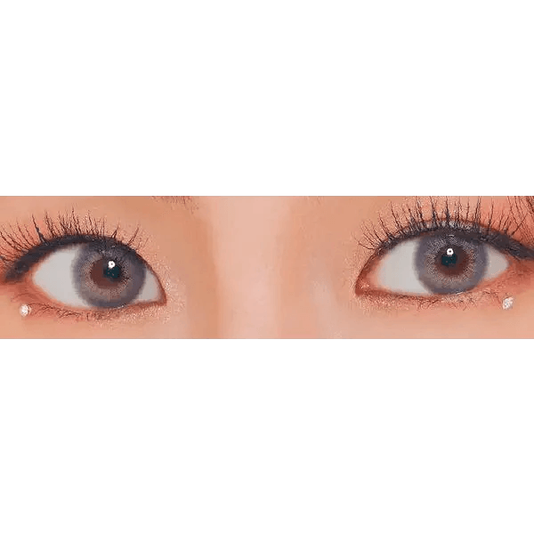 LensVery Rich Ann Mellow Gray (6p) — both eyes wearing the contact lenses