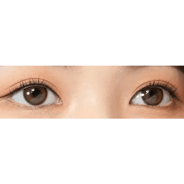 LensTown Romantea Ring 1Day Brown (10p) — both eyes wearing the contact lenses