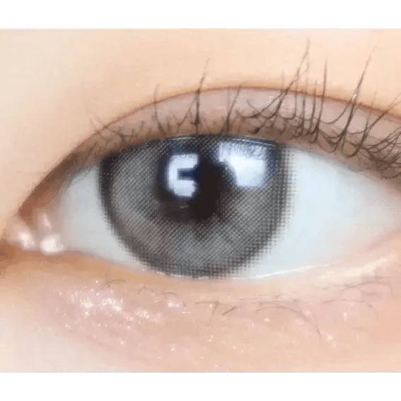 LensTown Romantea Ring 1Day Gray (10p) — single-eye close-up showing the contact lens appearance