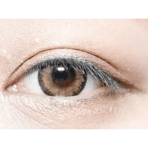LensTown Romantea Tokyo Grande Peach Brown — single-eye close-up showing the contact lens appearance