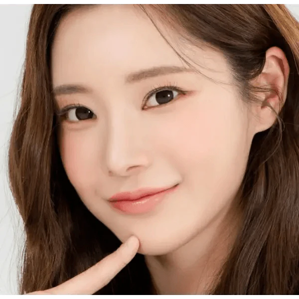 LensRang Iwwiny Choco — model portrait showing the contact lens look