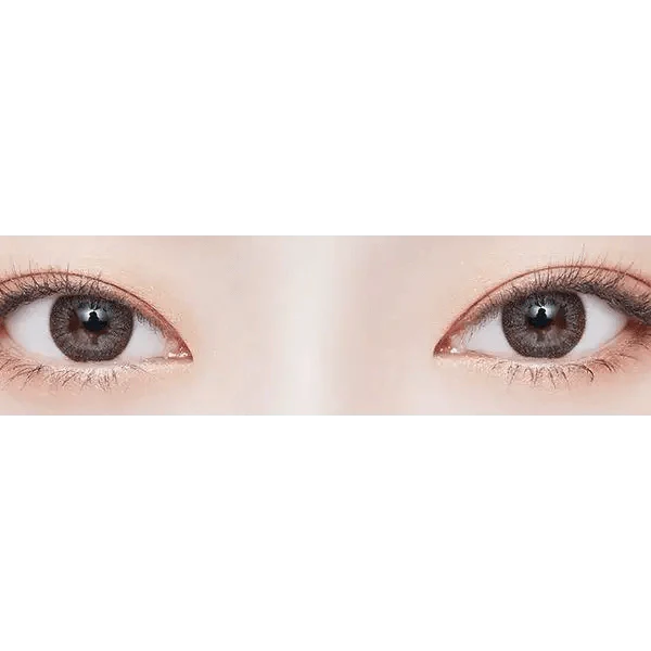 LensVery Rosee Classic Gray — both eyes wearing the contact lenses