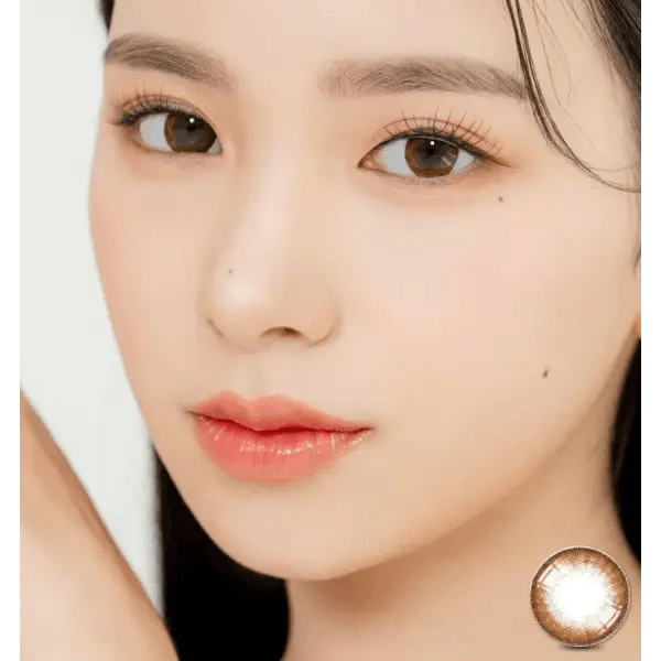 LensRang Snug Brown — model portrait showing the contact lens look