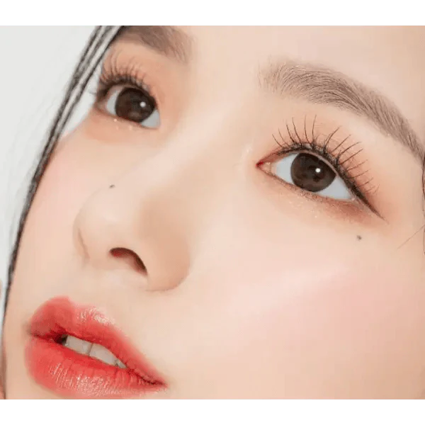 LensRang Snug Choco — model portrait showing the contact lens look