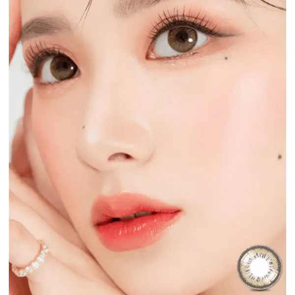 LensRang Spell Khaki Green — model portrait showing the contact lens look