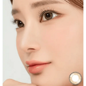 LensRang Stunning Brown — model portrait showing the contact lens look